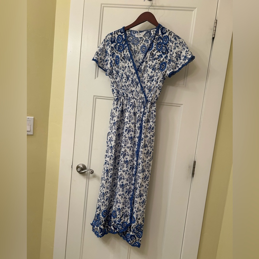 Elegant Blue and White Floral Maxi Dress